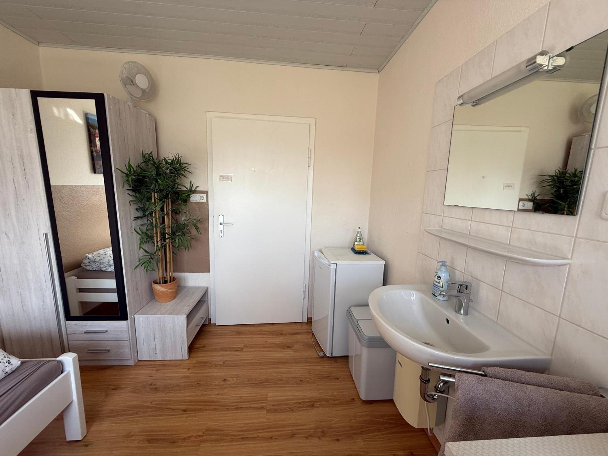 Domi'S Gaestehaus Bergheim  Zewnętrze zdjęcie